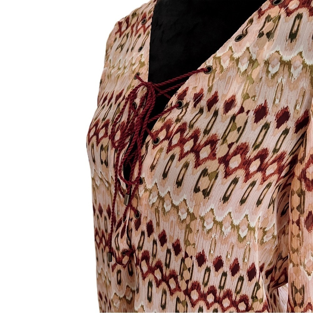 Jessica Simpson Beige and Maroon Patterned Blouse - Picture 3 of 8